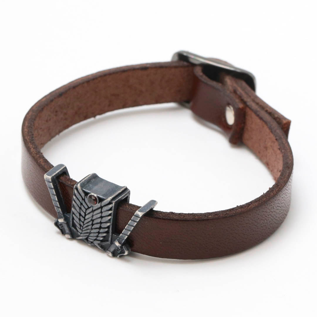 進撃の巨人 エレン レザーブレスレット attack on titan 進撃の巨人』レザーブレスレット - エレン・イェーガー モデル